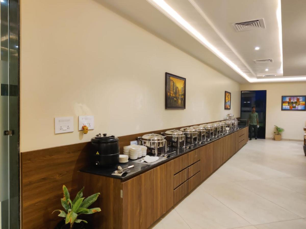 The Imperial Prime Clarks Inn Suites, Bhilwara Exterior foto
