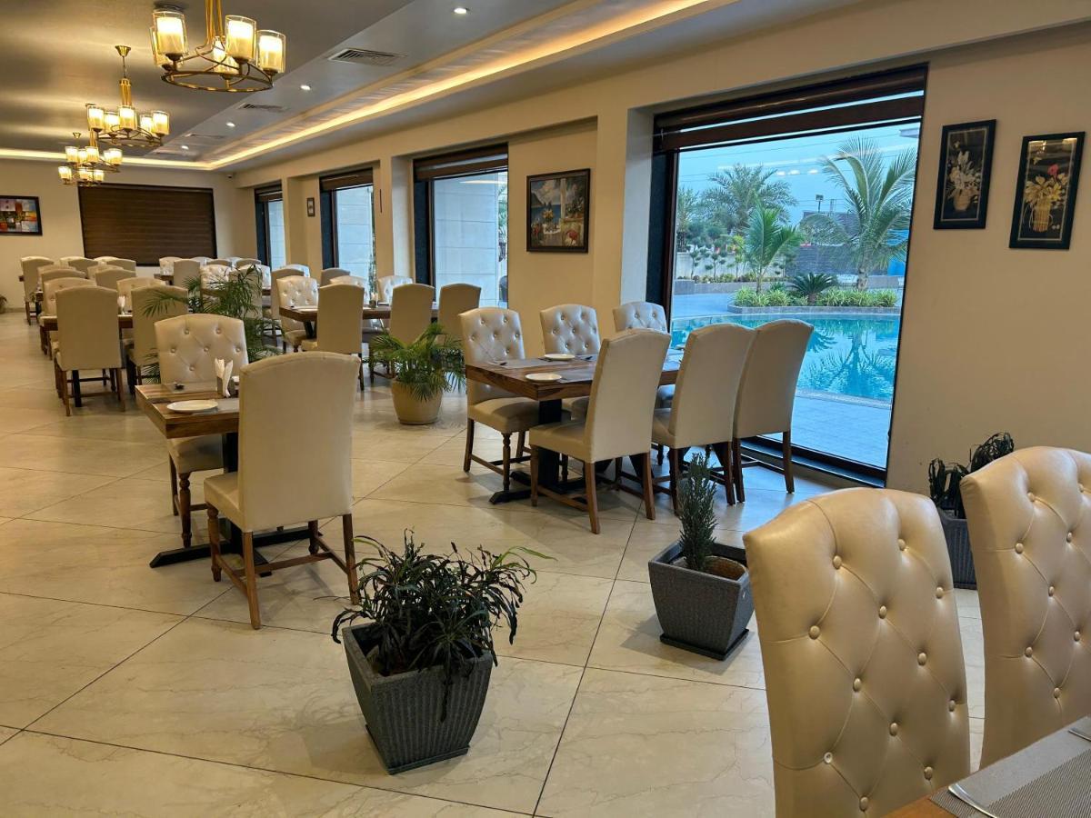 The Imperial Prime Clarks Inn Suites, Bhilwara Exterior foto