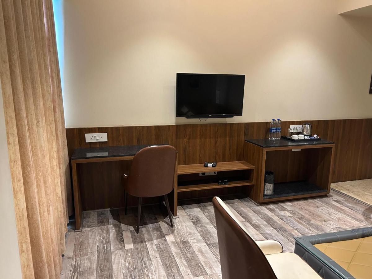 The Imperial Prime Clarks Inn Suites, Bhilwara Exterior foto