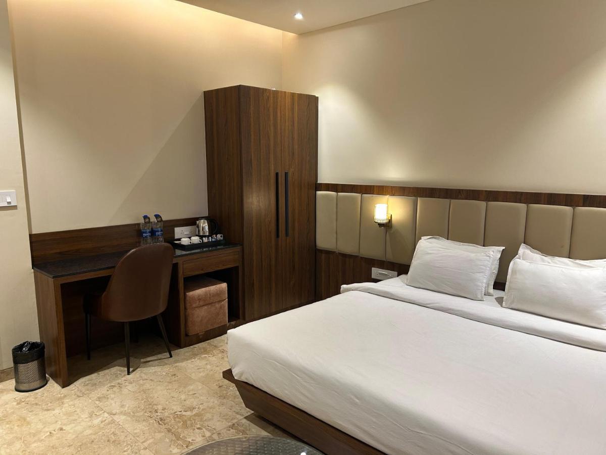 The Imperial Prime Clarks Inn Suites, Bhilwara Exterior foto